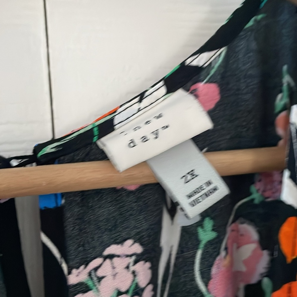 Black Floral Midi Dress - Picture 4 of 6